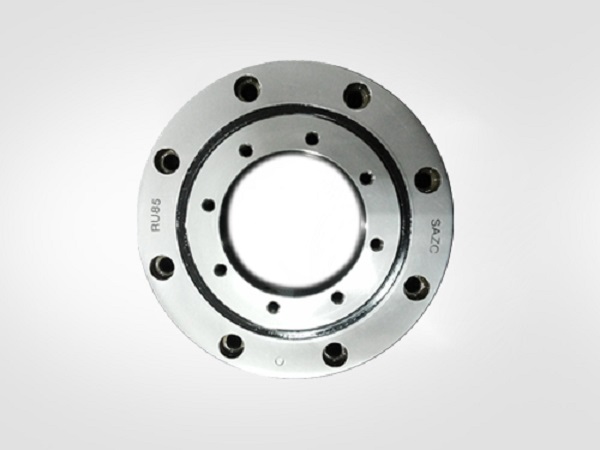 交叉滾子軸承用在工業(yè)機器人上的好處有哪些？